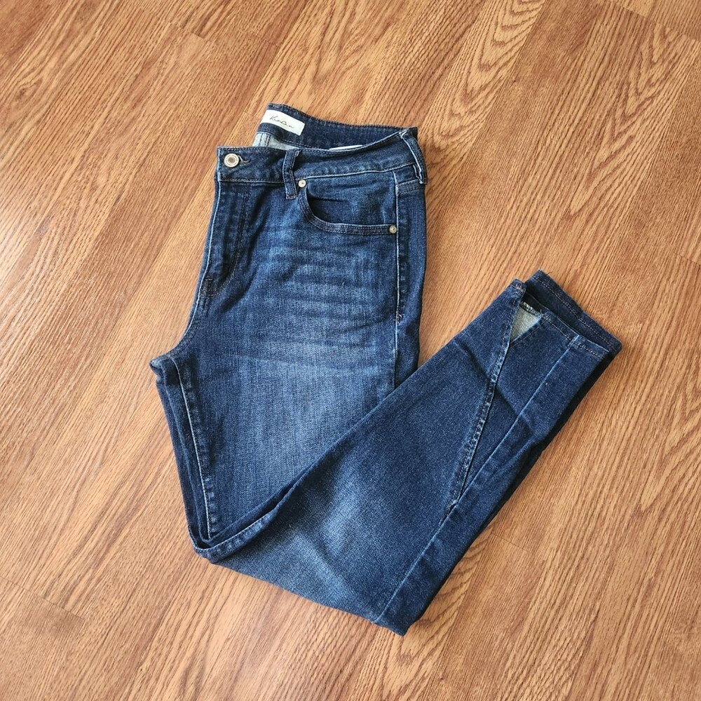 KanCan Mid-Rise Split Hem Ankle Skinny - Picture 2 of 7